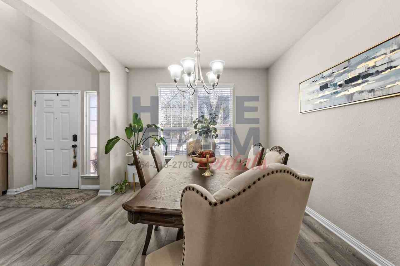 7807 Zircon Dr - Photo 3 of 28