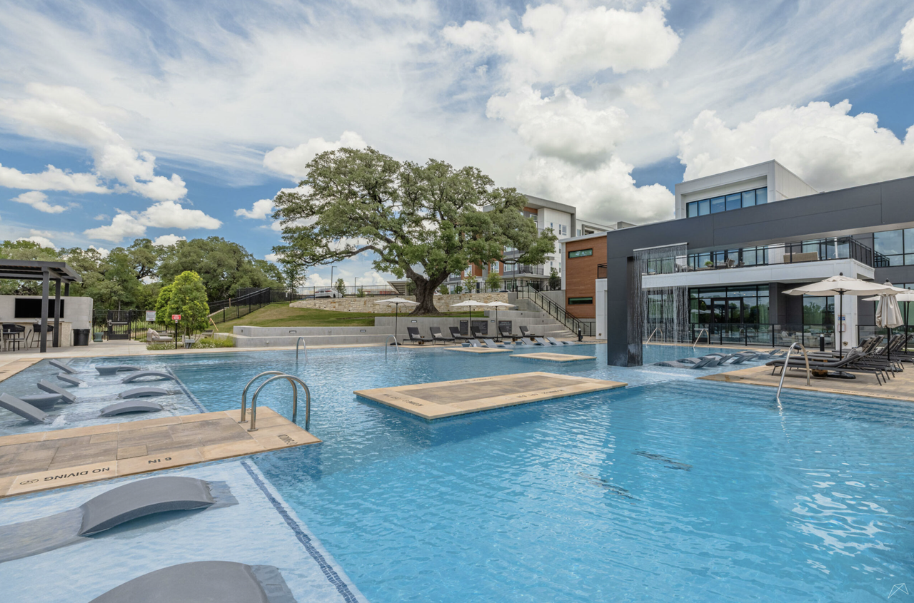 12330 North Interstate Highway 35 - Photo 5 of 21