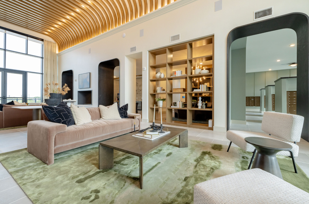 12330 North Interstate Highway 35 - Photo 7 of 21