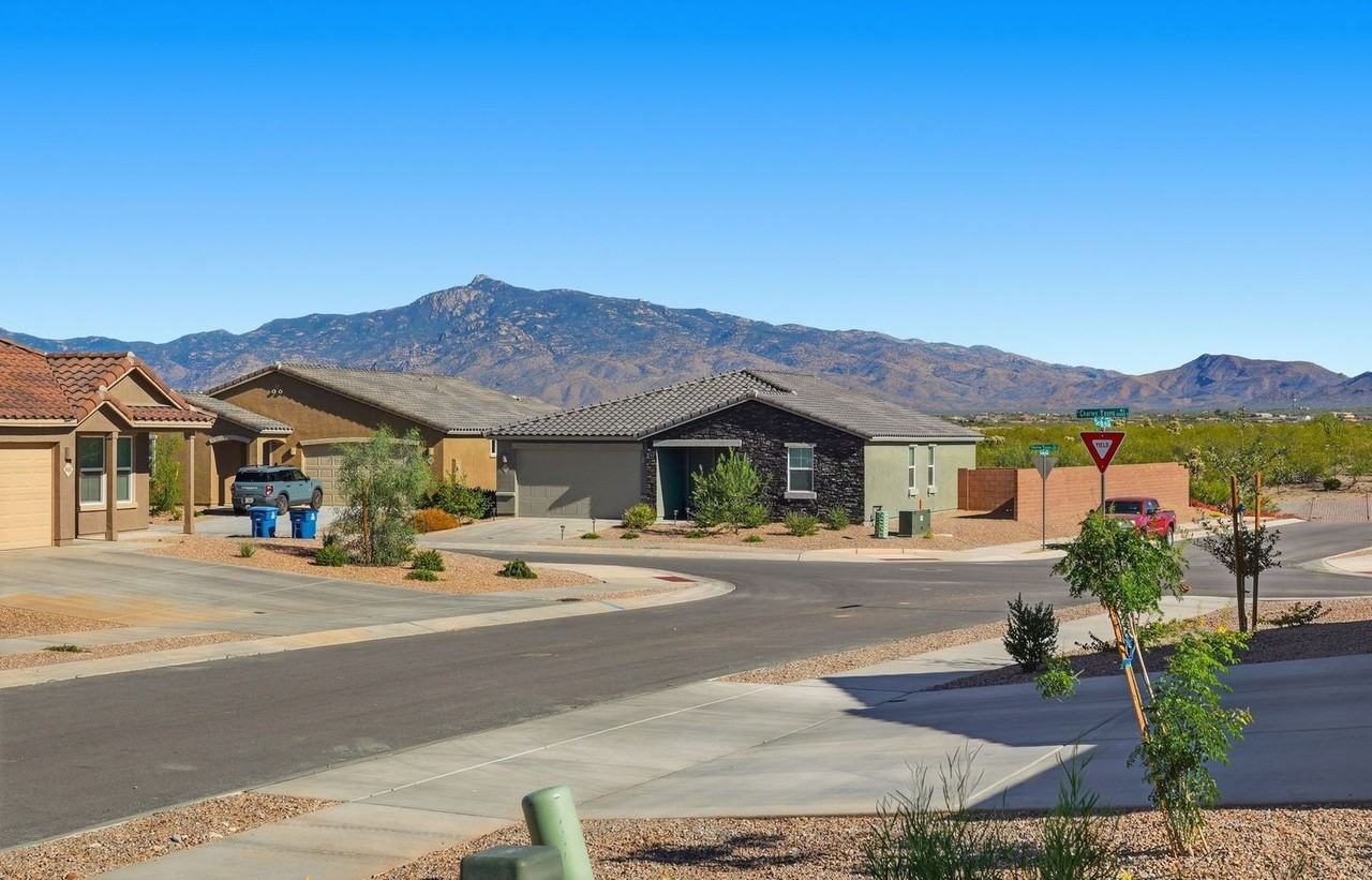 8394 S Clara Roberts Way - Photo 3 of 50