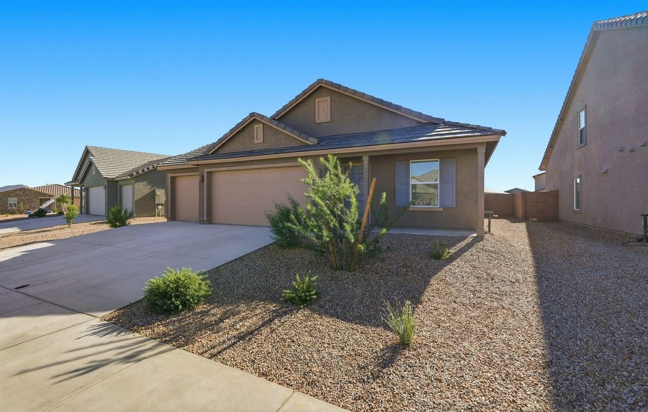 8394 S Clara Roberts Way - Photo 4 of 50