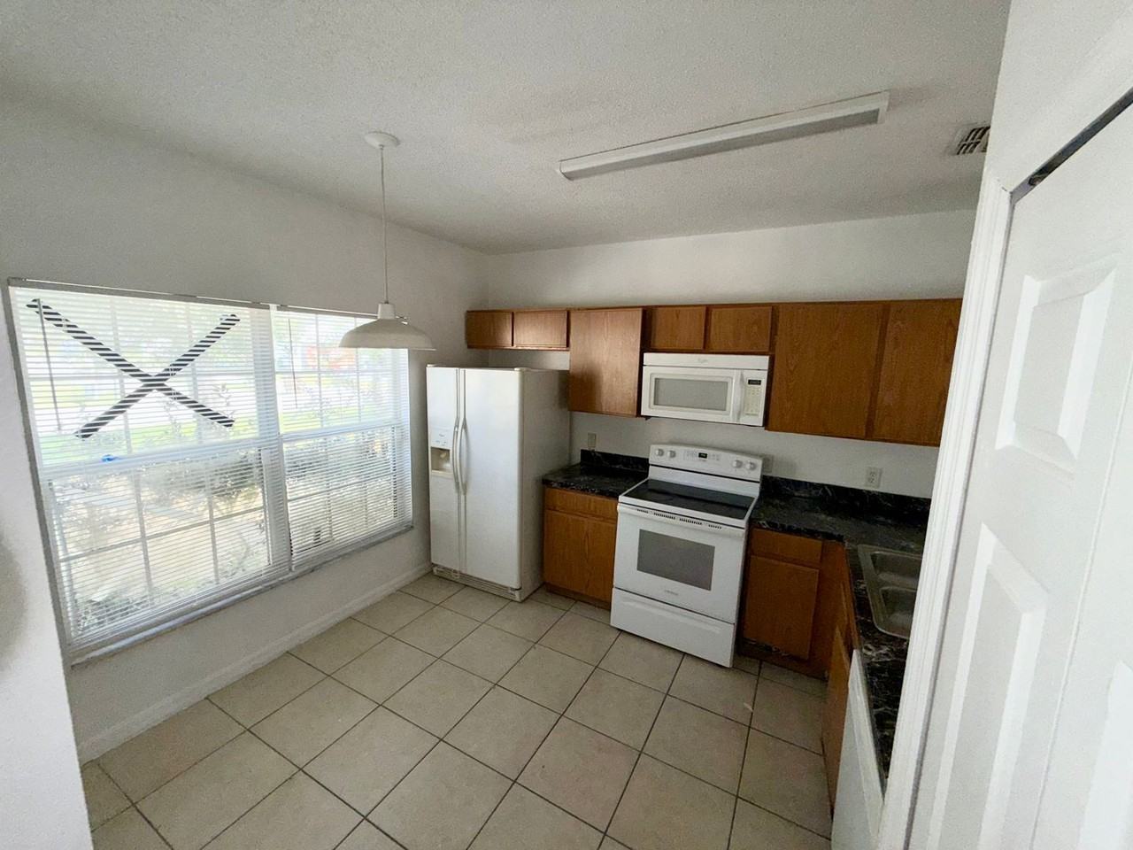 575 Kilimanjaro Dr - Photo 3 of 14