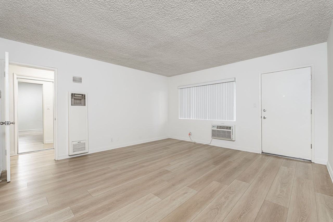 Arcadia Sands - Photo 3 of 17