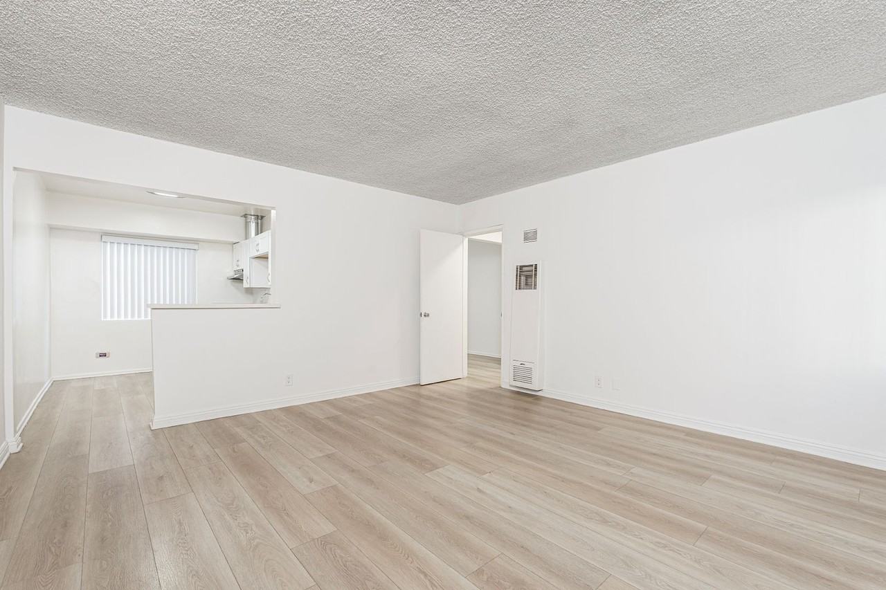 Arcadia Sands - Photo 4 of 17