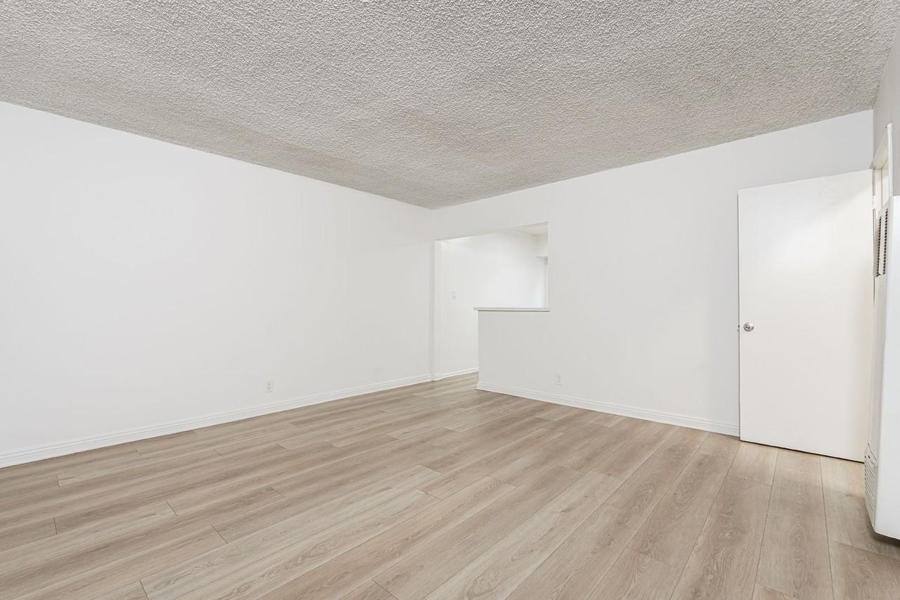 Arcadia Sands - Photo 5 of 17