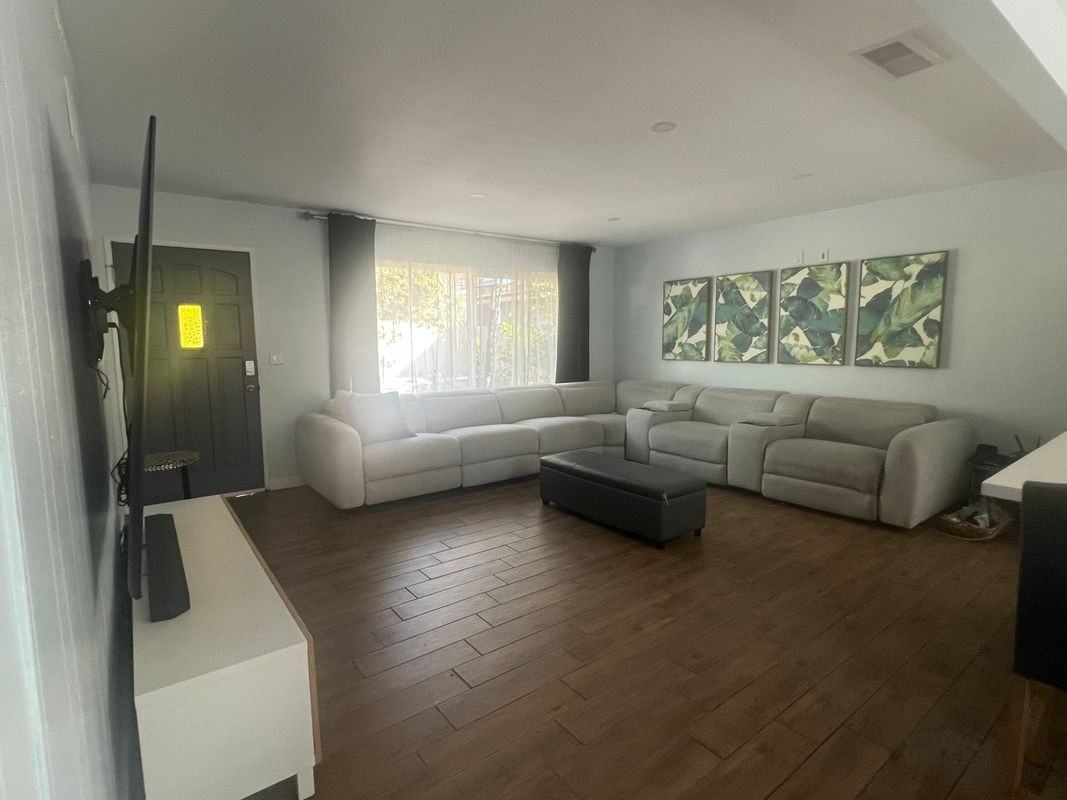 17711 Leslie Ave - Photo 5 of 11