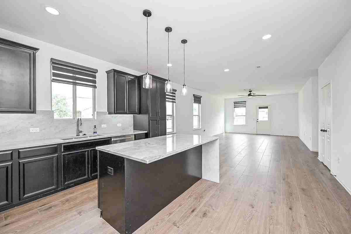 5046 Royal Amber Ln - Photo 2 of 3