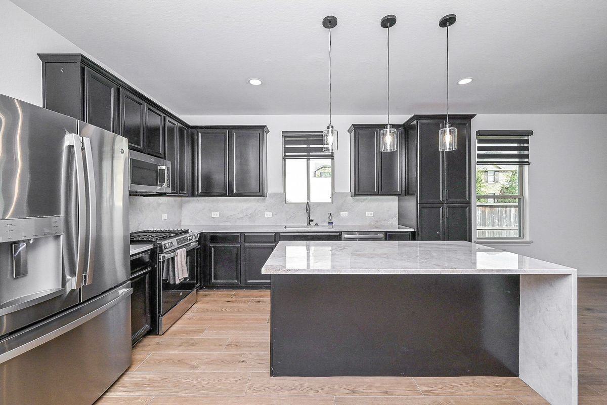 5046 Royal Amber Ln - Photo 3 of 3