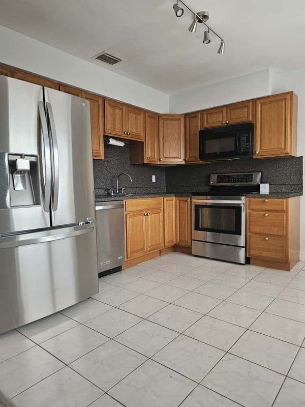 5841 Tyler St - Photo 2 of 13