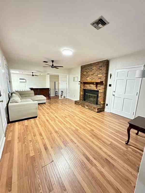 10420 Ware St - Photo 3 of 14