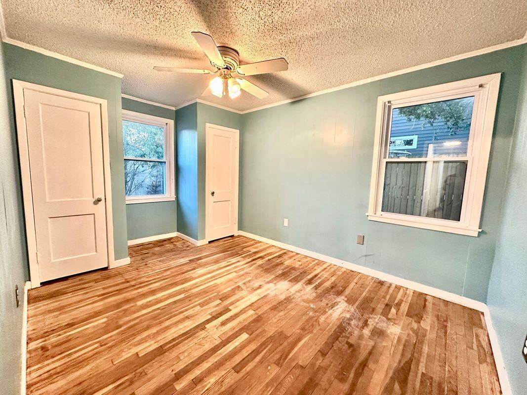 10420 Ware St - Photo 5 of 14