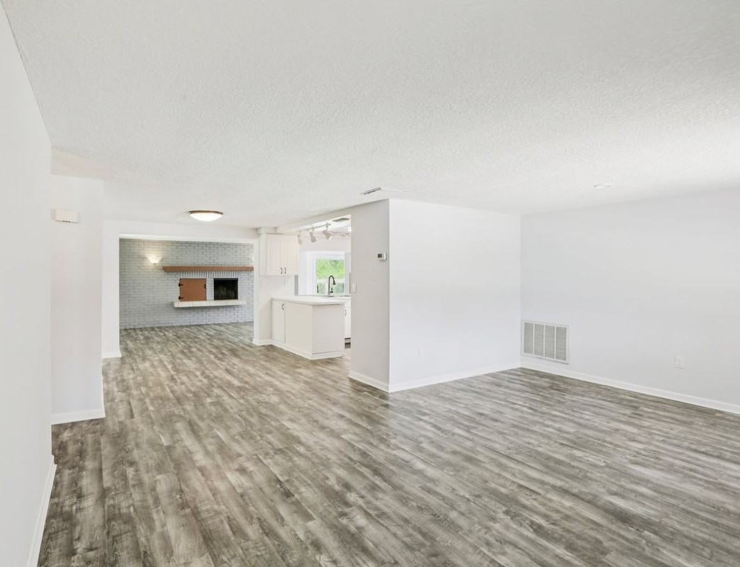 4015 Litchfield Dr - Photo 3 of 44