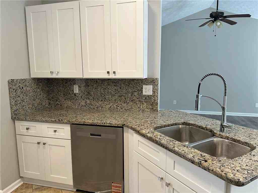 3409 Sentinel Cir - Photo 4 of 15