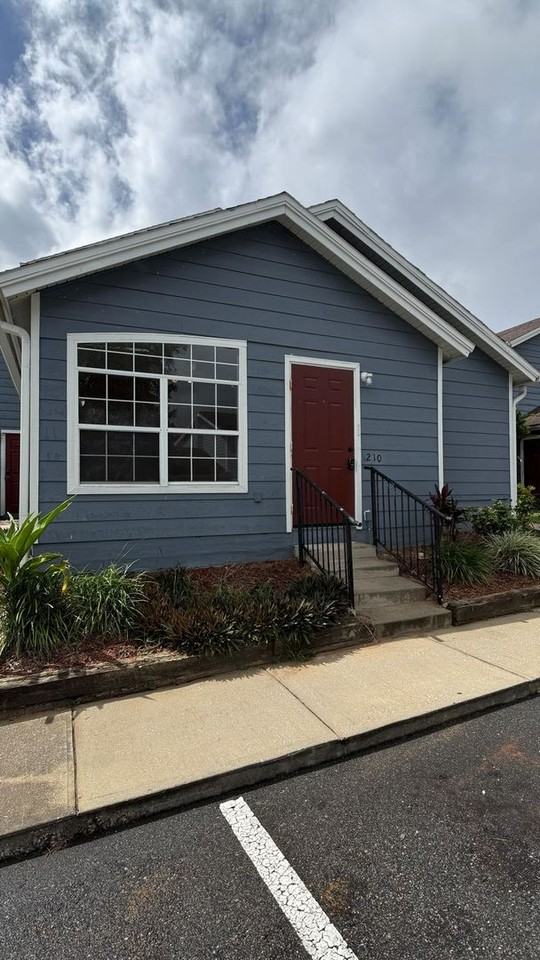 211 Caribbean Dr - Photo 2 of 42