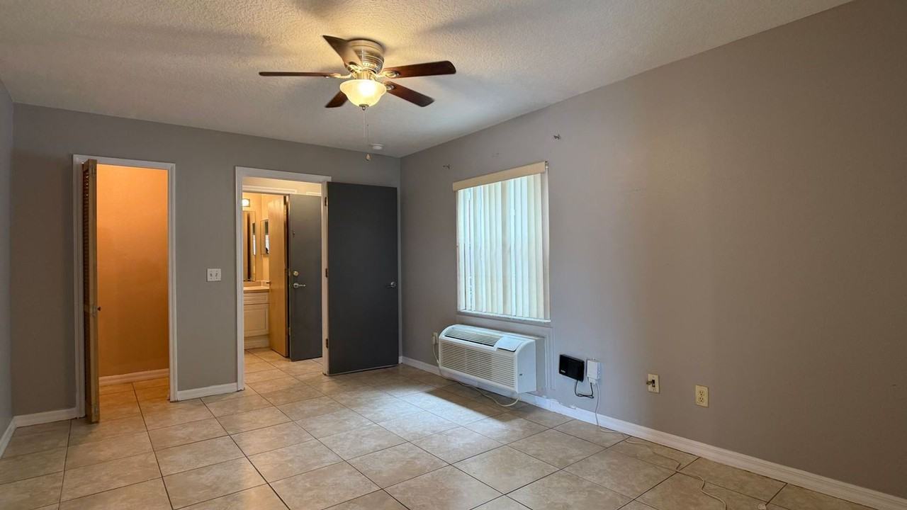 211 Caribbean Dr - Photo 6 of 42