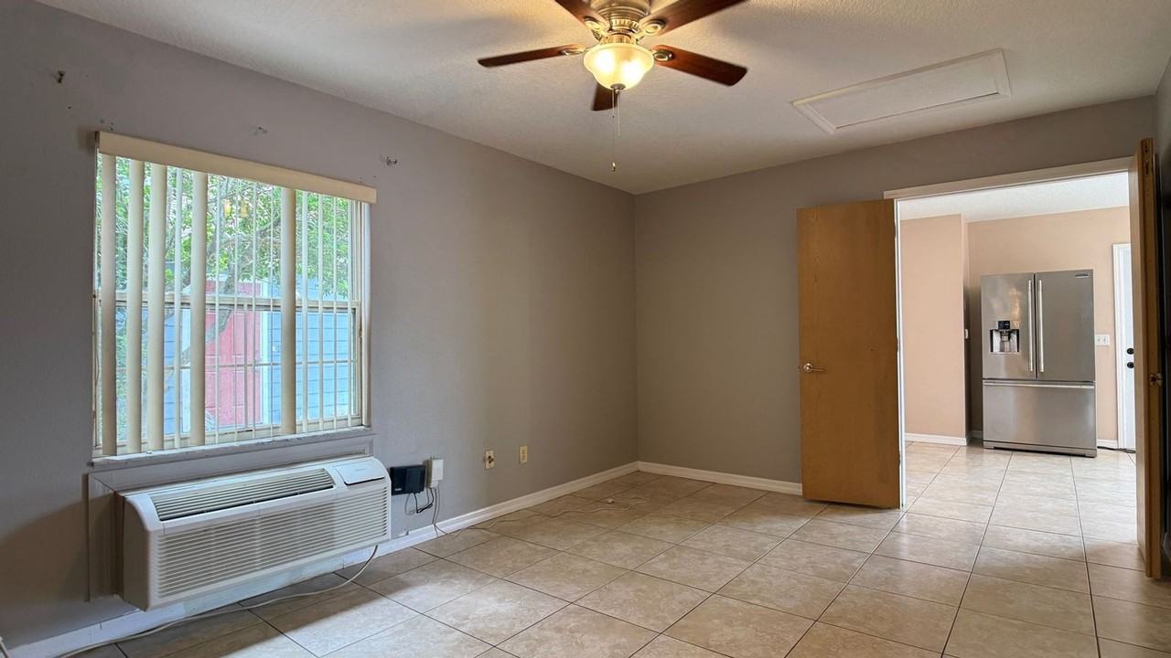 211 Caribbean Dr - Photo 7 of 42