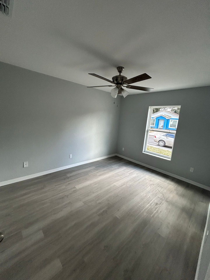 895 S 7th Ave - Photo 6 of 6