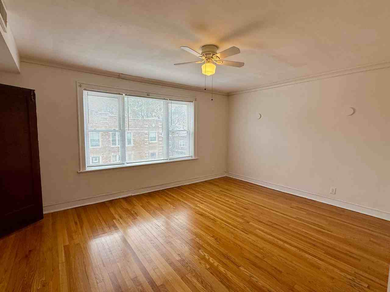 212 E 71st St #3 - Photo 6 of 8