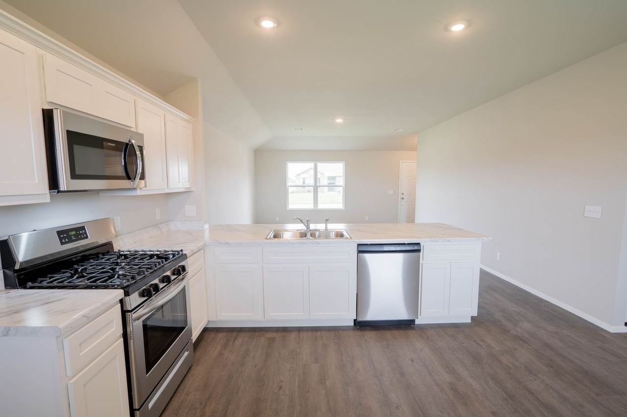 16220 S 87th East Ave - Photo 5 of 15