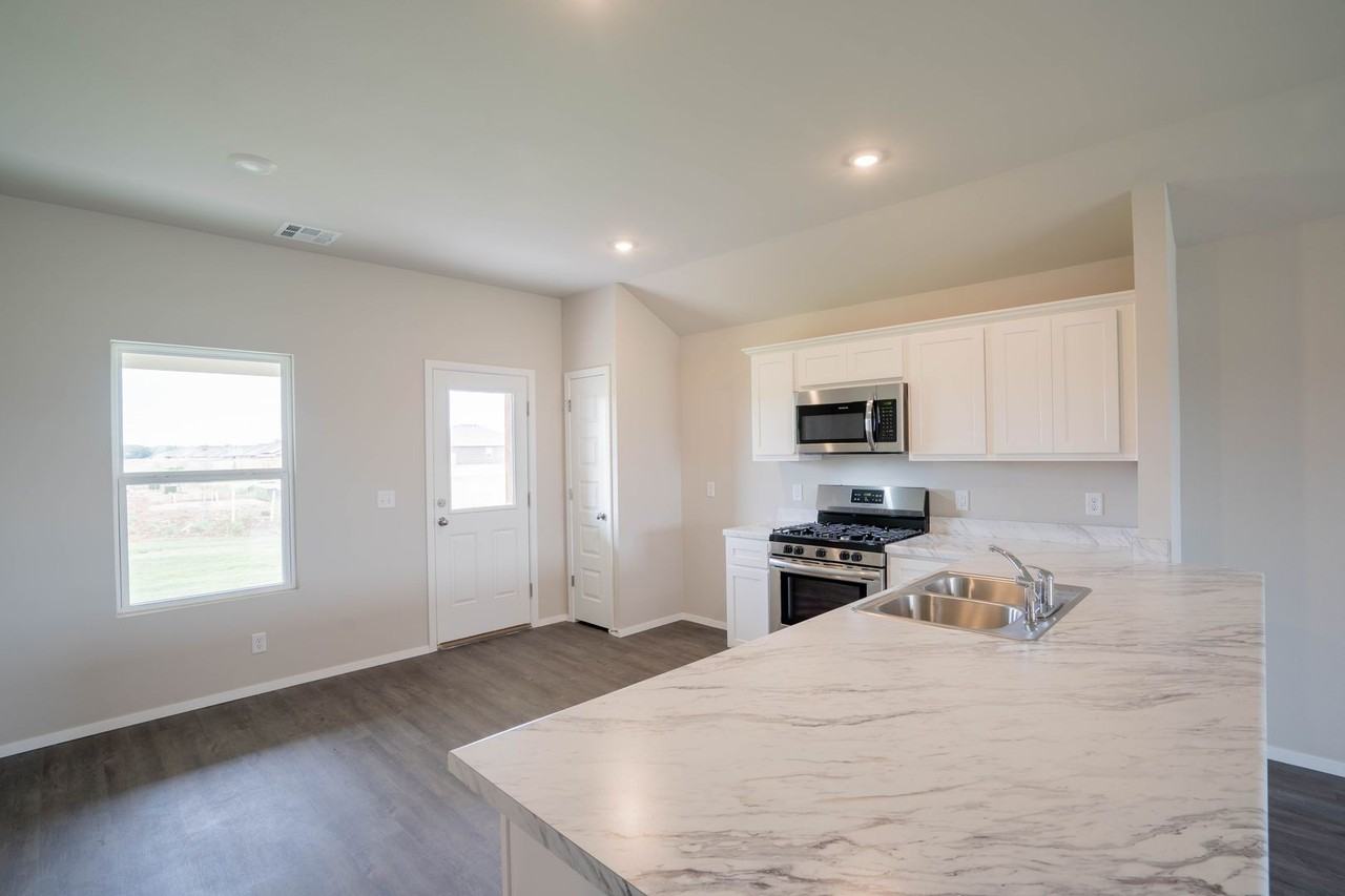 16220 S 87th East Ave - Photo 6 of 15