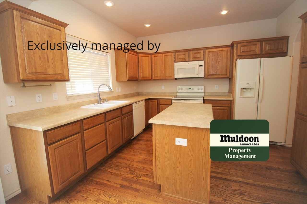 5637 Cross Creek Dr - Photo 4 of 14