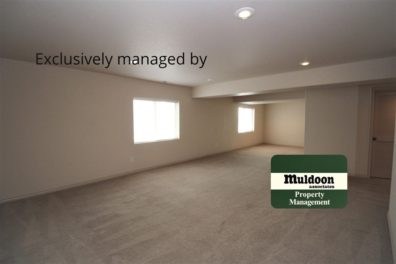 5637 Cross Creek Drive - Photo 4 of 14