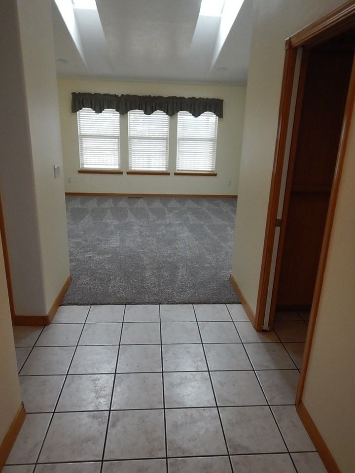 2598 Northeast Yellow Pine Road - Photo 2 of 16