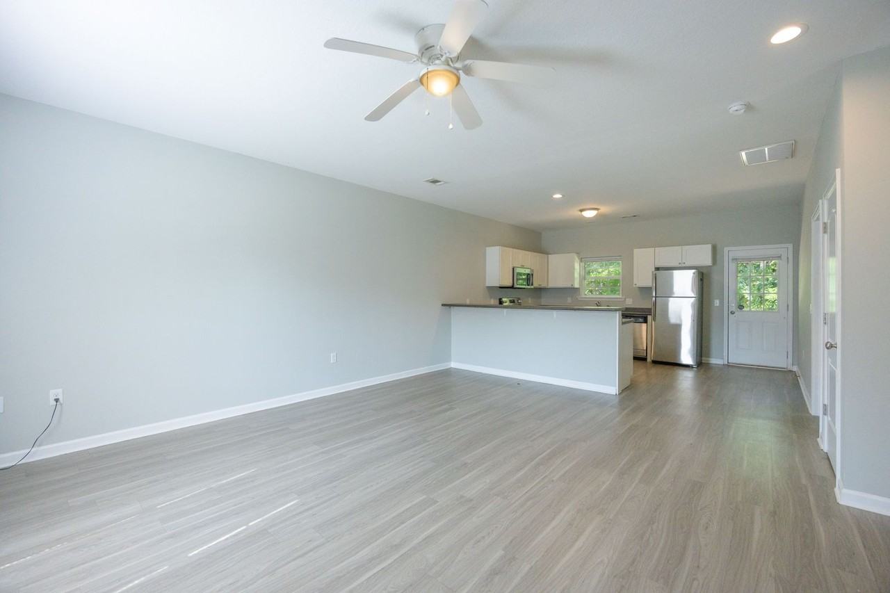 111 Bonielane Dr - Photo 2 of 11