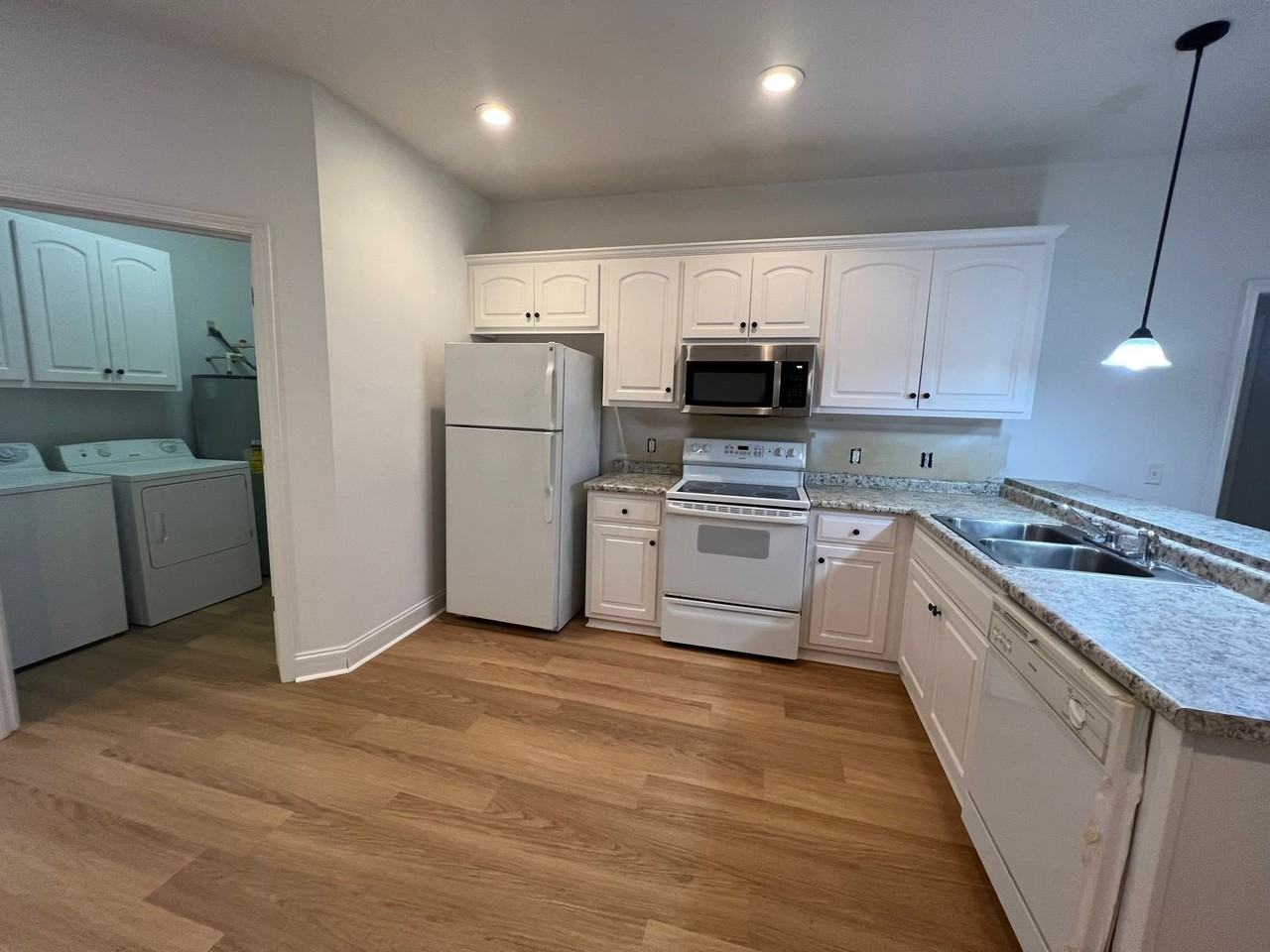 108 Hawthorne Rd - Photo 3 of 6