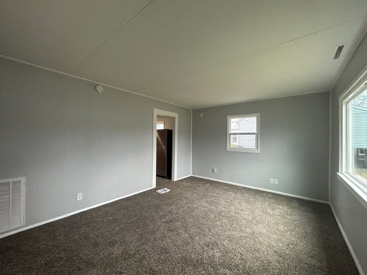 2170 Ulen Ln - Photo 2 of 11