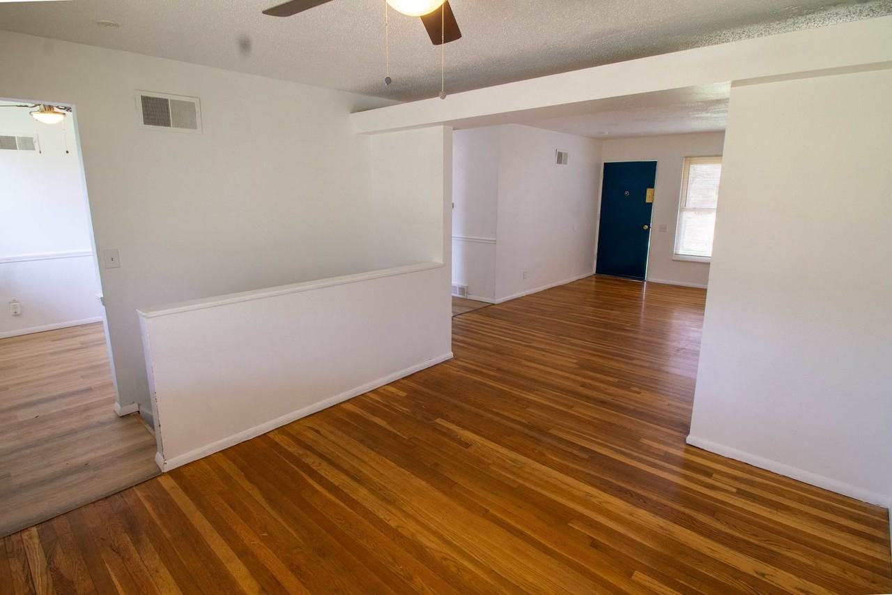 10606 Kilbourn Dr - Photo 3 of 13