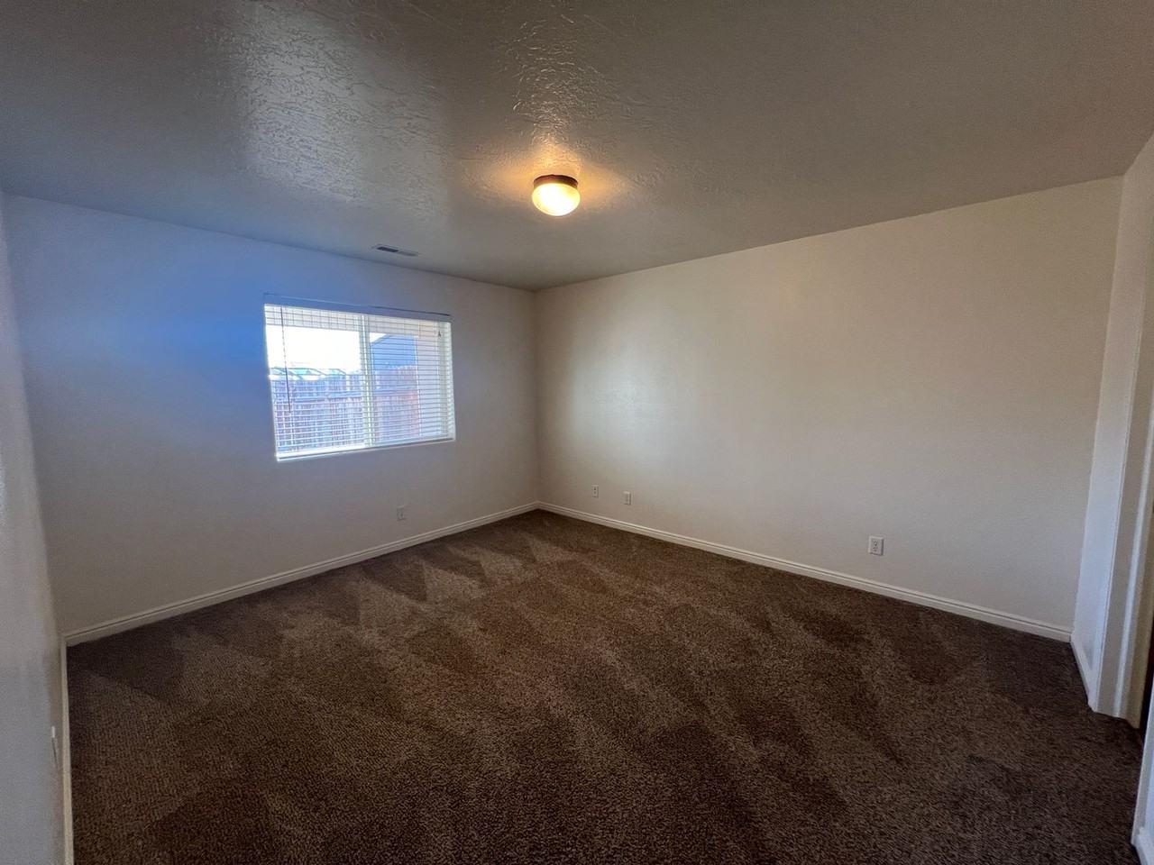 481 W 1950 N - Photo 6 of 14