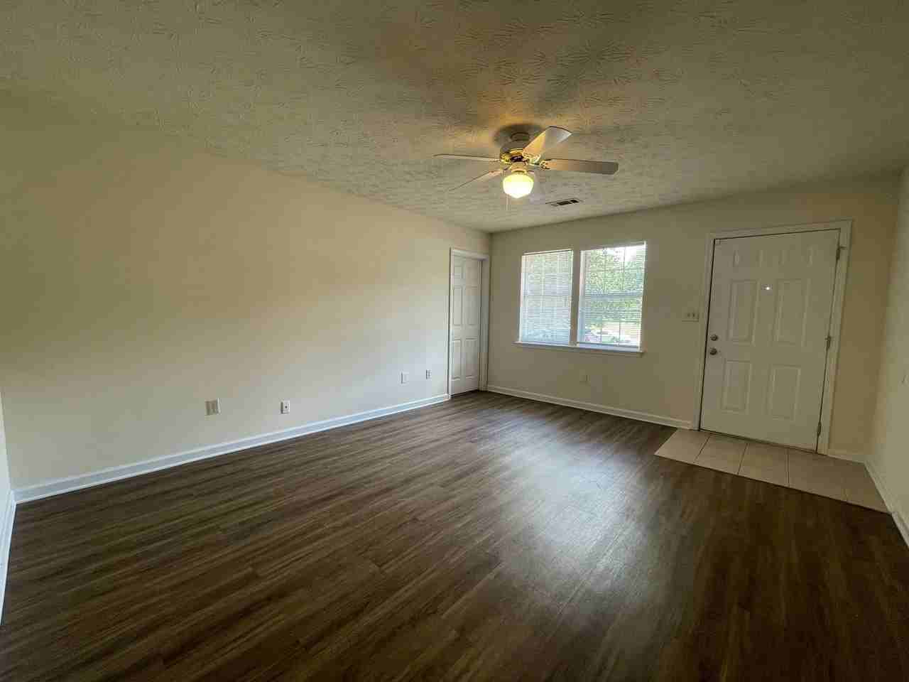 134 Hunters Run Rd - Photo 2 of 15