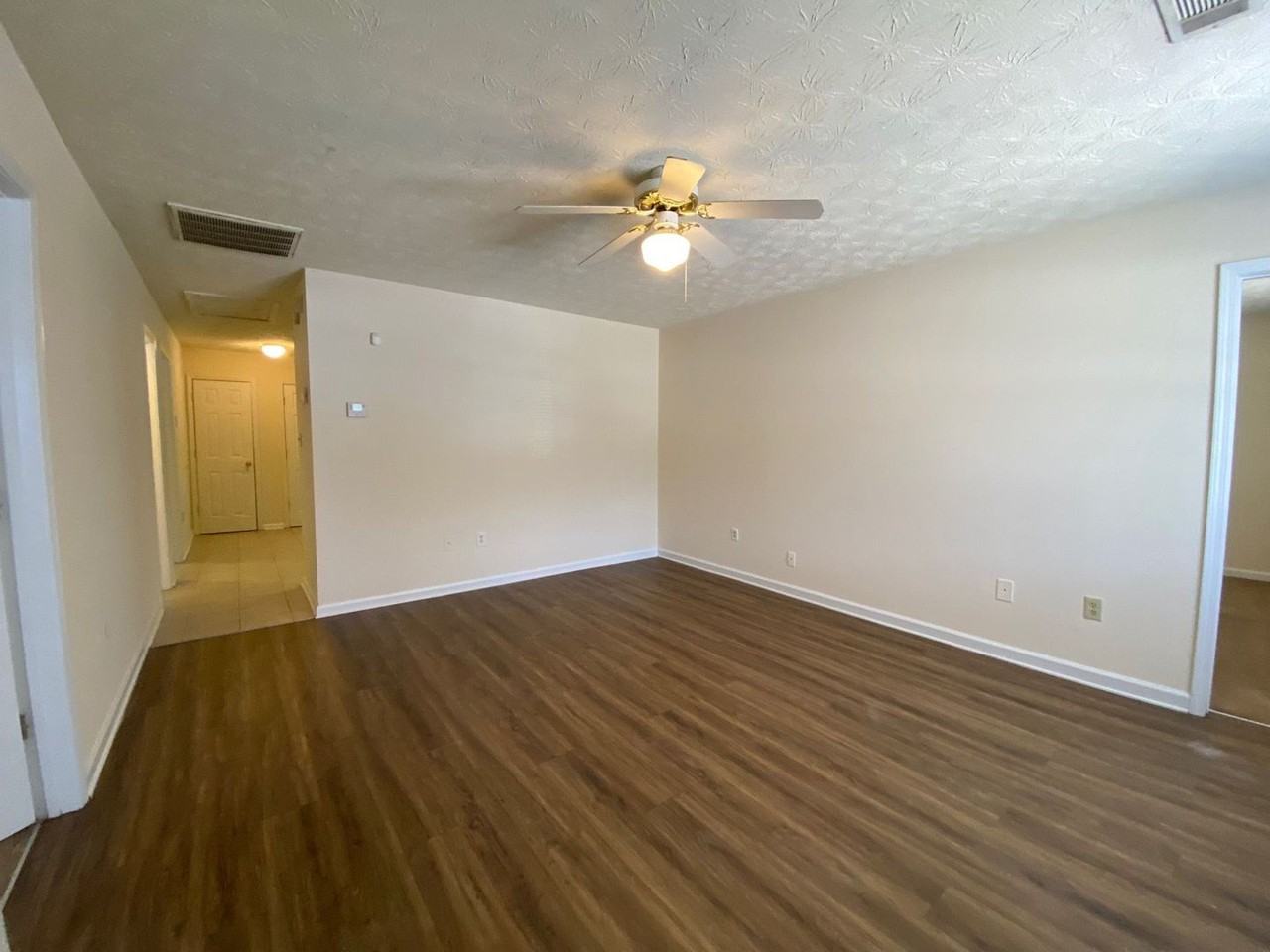 134 Hunters Run Rd - Photo 3 of 15