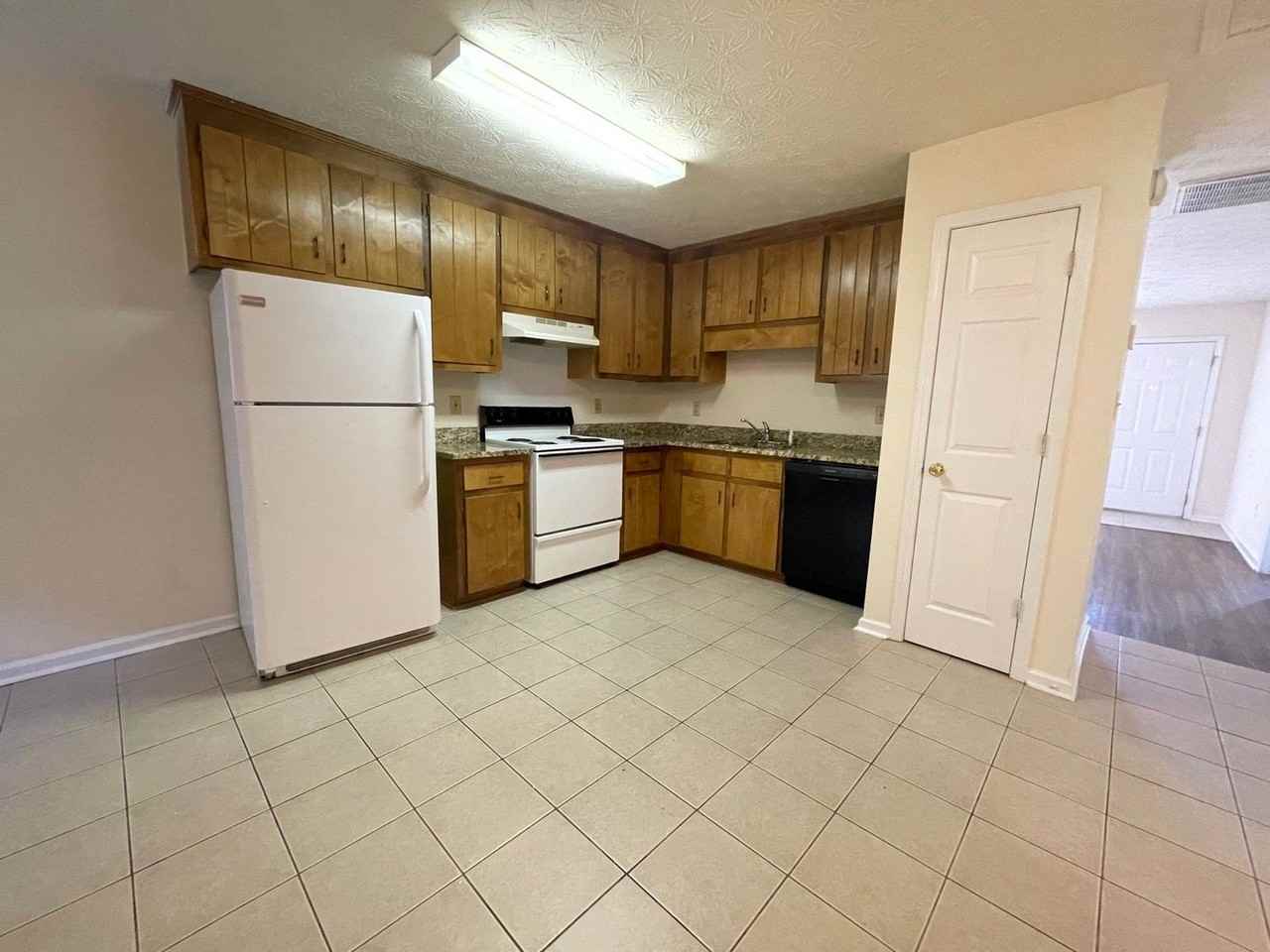 134 Hunters Run Rd - Photo 4 of 15