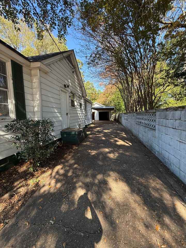 2335 Glendale Ave - Photo 3 of 12