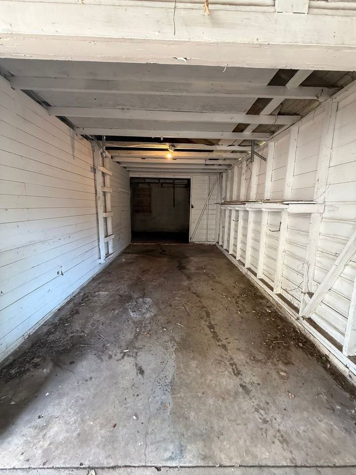 2335 Glendale Ave - Photo 5 of 12