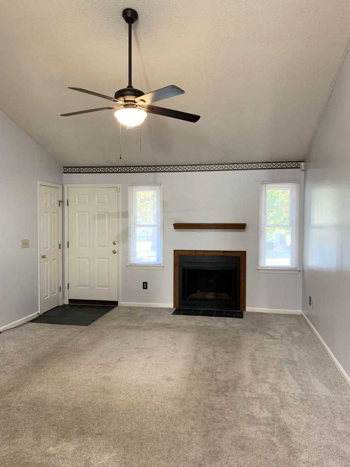 128 Chesapeake Ct - Photo 2 of 17