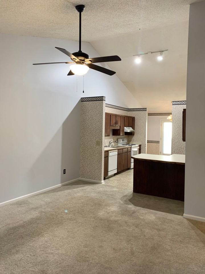 128 Chesapeake Ct - Photo 3 of 17