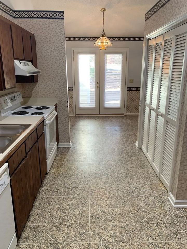 128 Chesapeake Ct - Photo 6 of 17