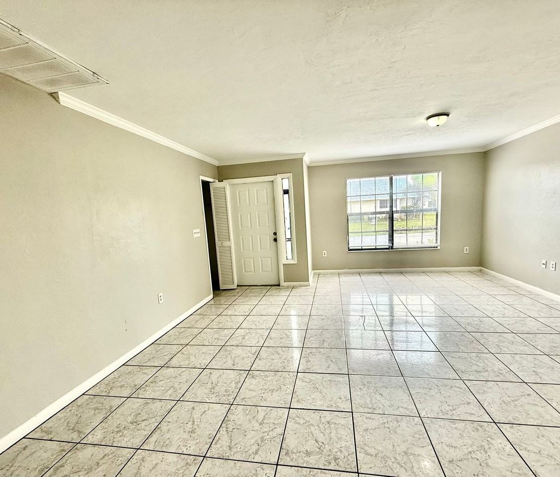 19393 Orchidtree Ct - Photo 5 of 21