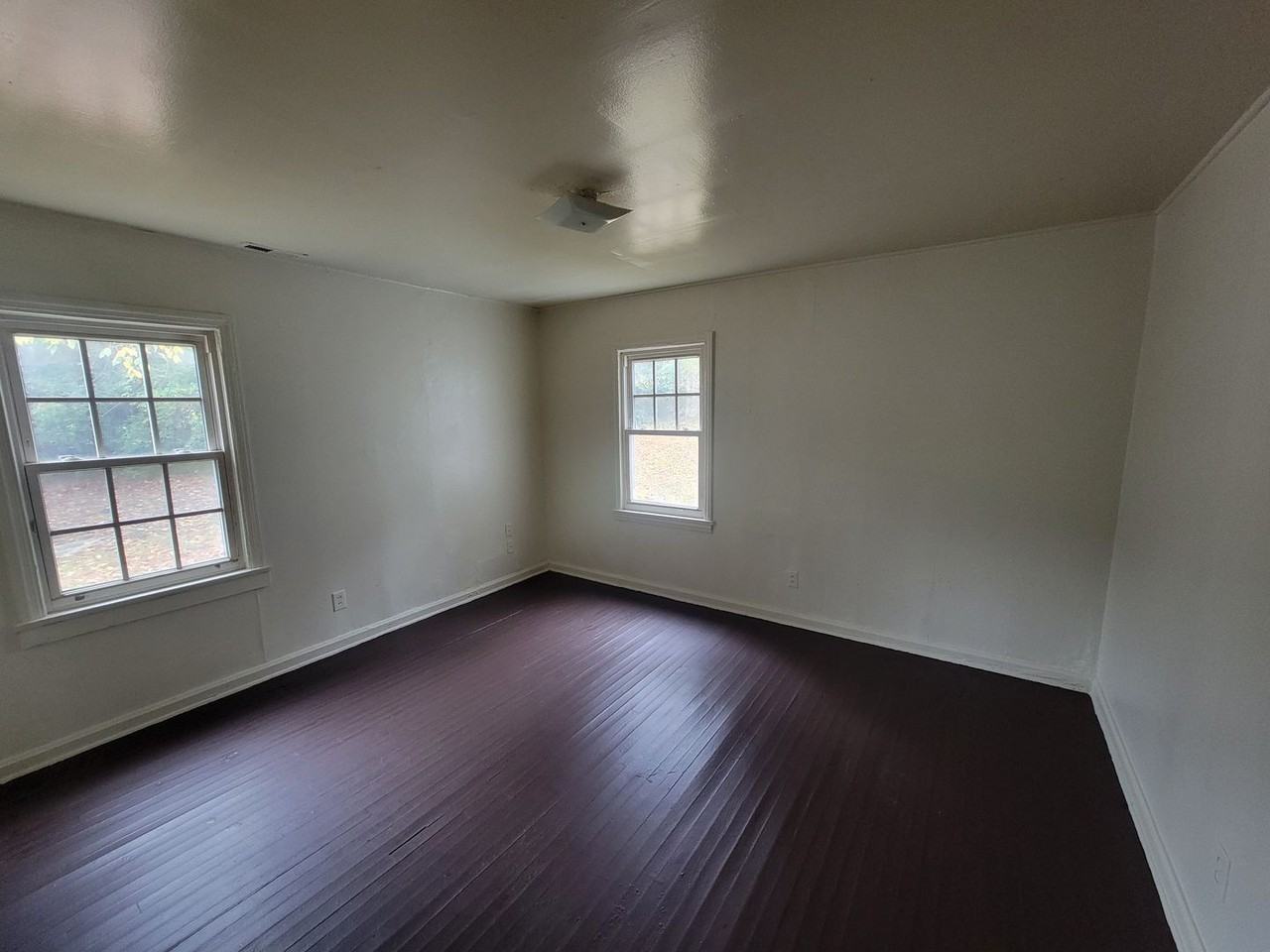 909 Hackett Street - Photo 4 of 6