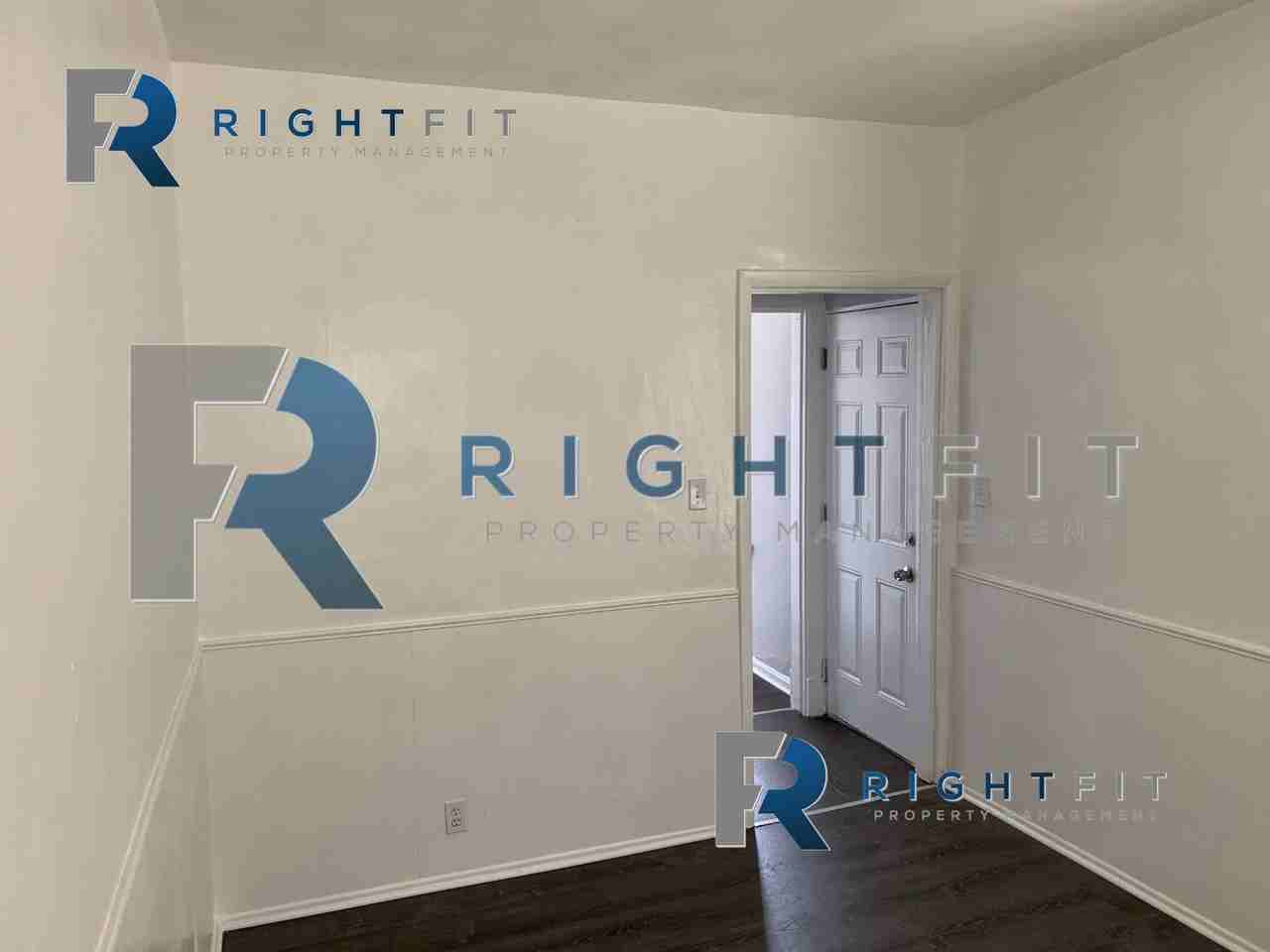 1154 Atwood Ave - Photo 5 of 9