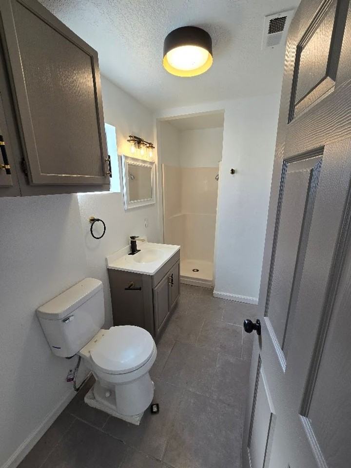 1901 Walter Street Southeast - Photo 5 of 17