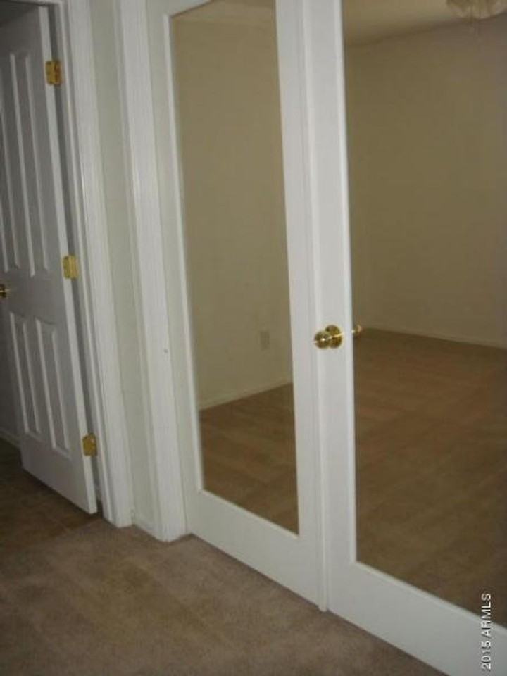 45416 W Applegate Rd - Photo 4 of 9