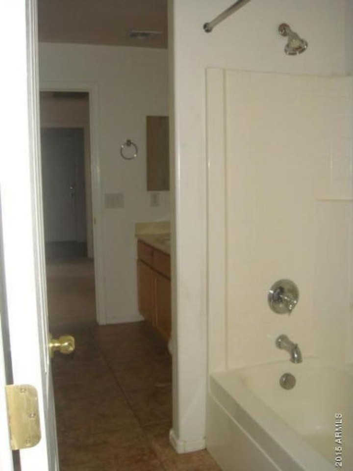 45416 W Applegate Rd - Photo 5 of 9