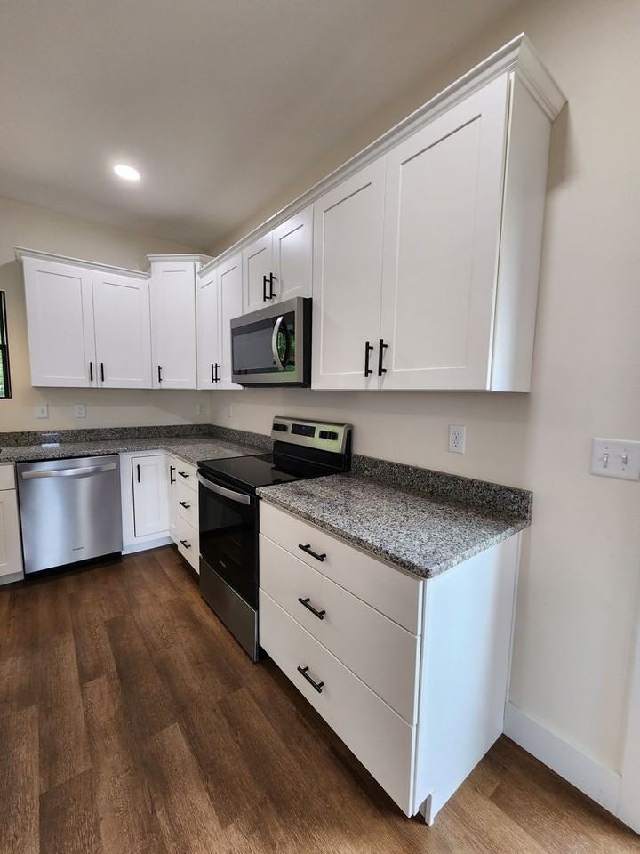 625 Salem Heights Ln - Photo 7 of 26