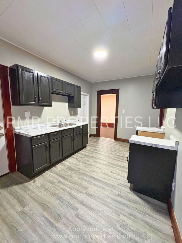 2136 S 12th St - Photo 6 of 11