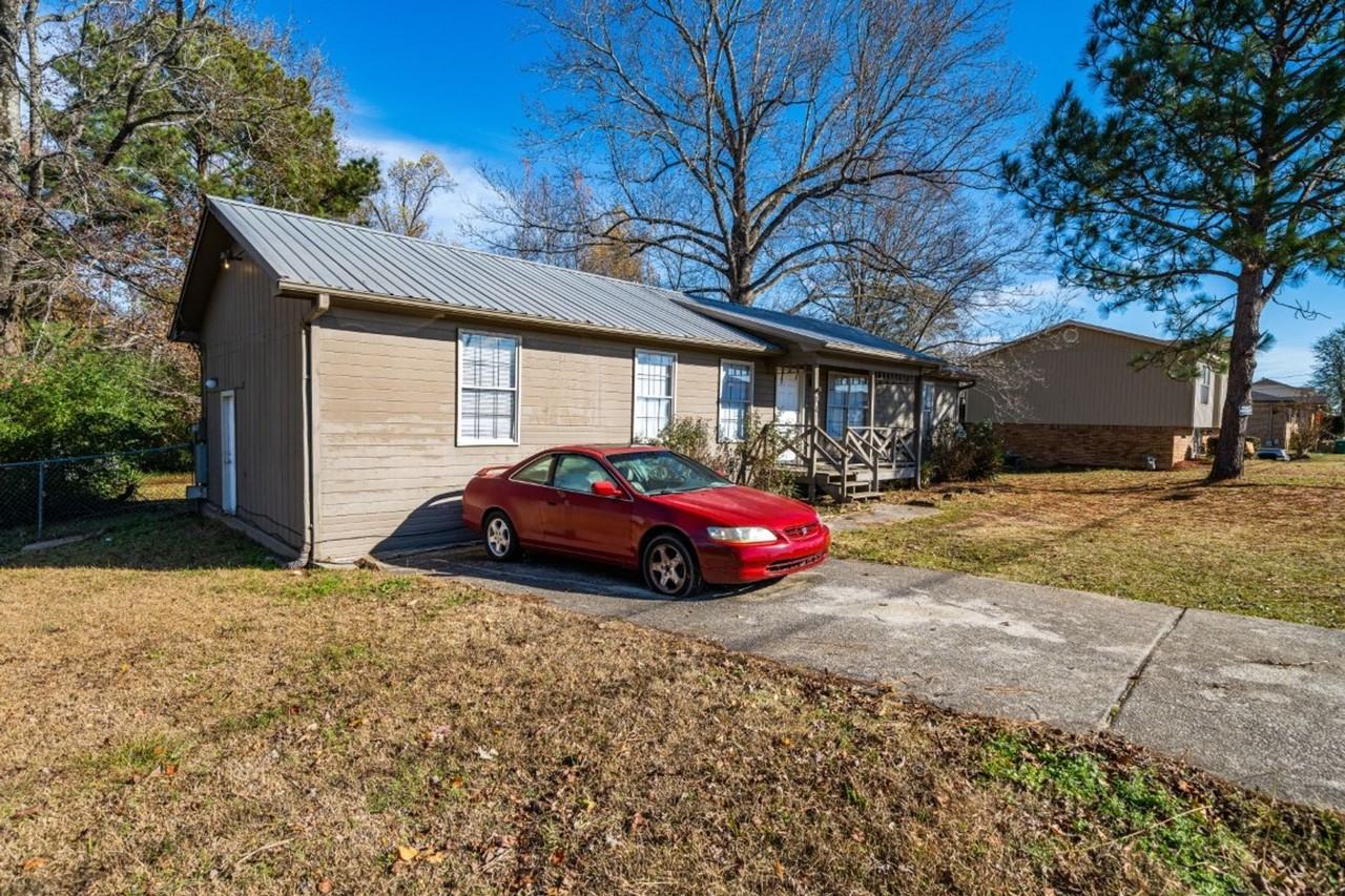 940 5th St - Photo 2 of 22