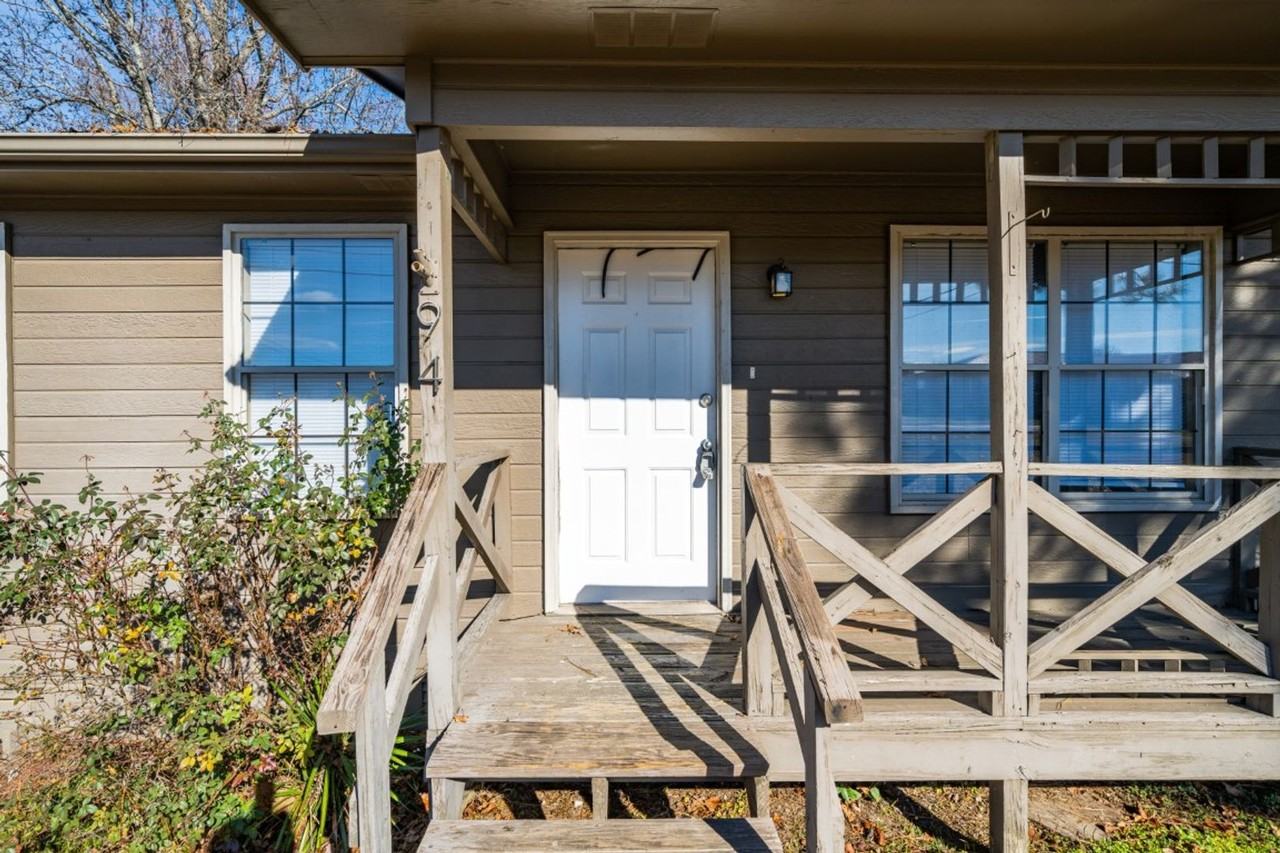 940 5th St - Photo 4 of 22